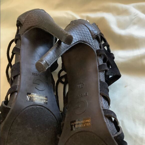 GUESS Gladiator Heels, Size 7 - Picture 5 of 9